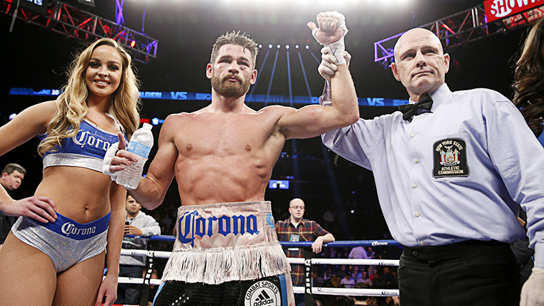 Chris Algieri fights