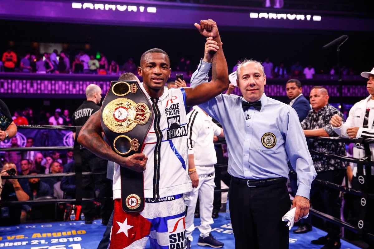 Erislandy-Lara-KOs-Ramon-Alvarez-and-asks-for-Canelo-or-Errol-Spence-Next