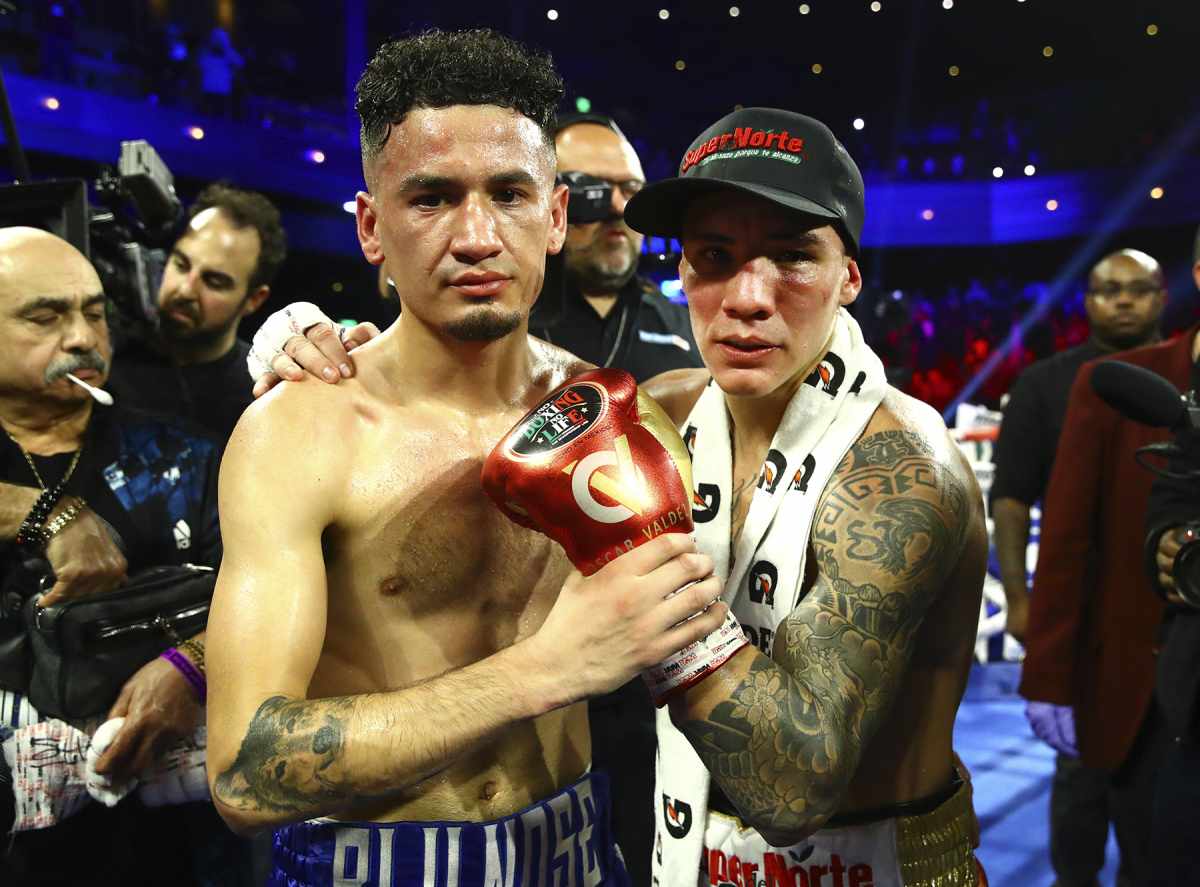 Ringside-at-the-Cosmo-Frampton-Wins-Impressively-Valdez-TKOs-Lopez