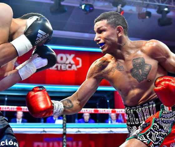 Berchelt-TKOs-Valenzuela-in-Mexico-City