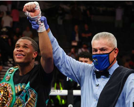 Devi-Haney-Survives-Scare-to-Overcome-Jorge-Linares-in-Las-Vegas
