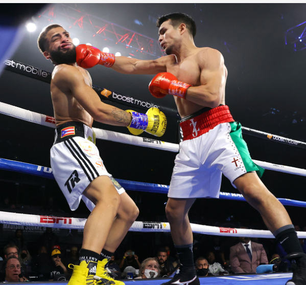 Weekend-Boxing-Notebook-Zepeda-and-Ennis-Turn-Heads-With-Quick-KOs