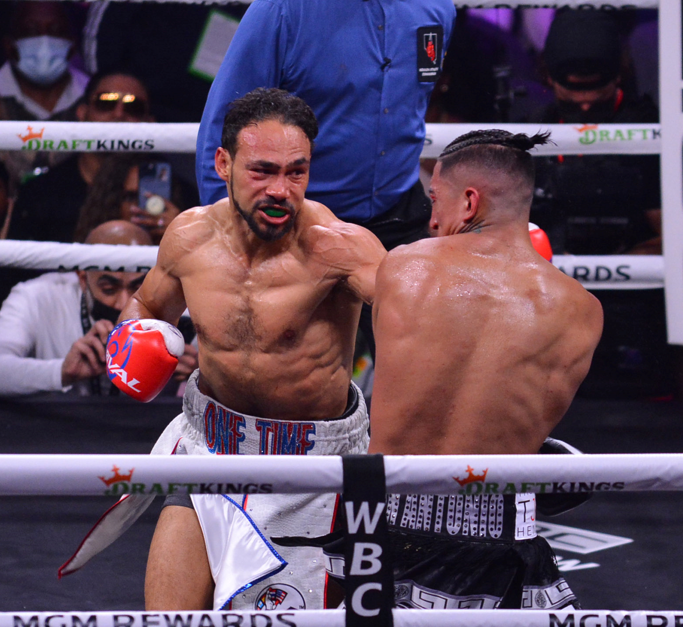 Keith-Thurman-and-Leo-Santa-Cruz-Win-in-Las-Vegas