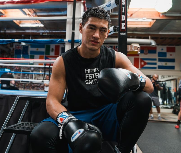 Dmitry-Bivol-is-the-TSS-2022-Fighter-of-the-Year