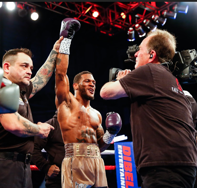 Boxing-Odds-and-Ends-An-Auspicious-ShoBox-Debut-and-More
