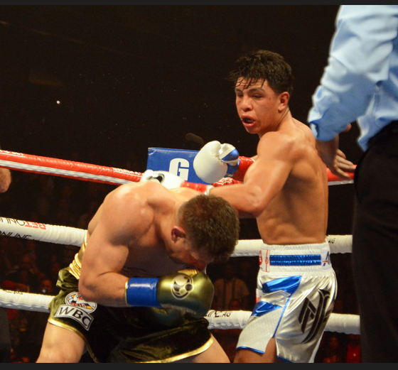 Munguia-Nips-Derevyanchenk-in-a-Foerce-Battle-at-Ontario