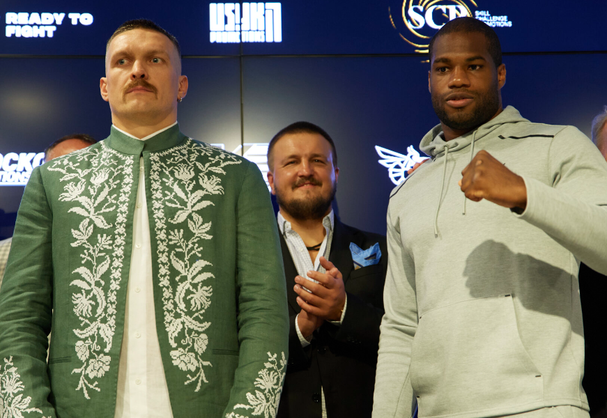 Oleksandr-Usyk-vs-Daniel-Dubpis-Pre-Fight-Noteook