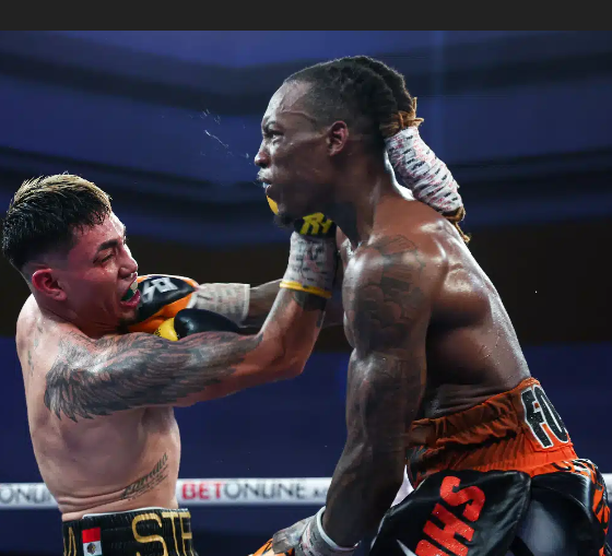 O'Shaquie-Foster-KOs-Rocky-Hernandez-to-Retain-His-Title-in-Mexico