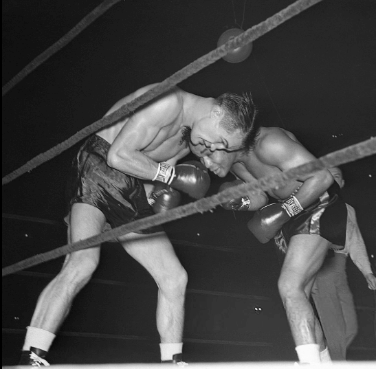 Bygone-Days-The-Largest-Crowd-Ever-at-Madison-Square-Garden-Sees-Zivic-TKO-Armstrong