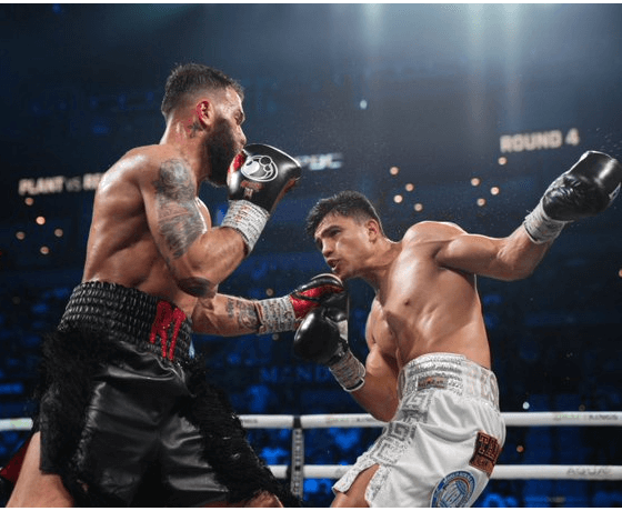 A-Night-of-Mismatches-Turns-Topsy-Turvy-at-Mandalay-Bay-Resendiz-Shocks-Plant