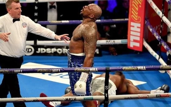 Boxing History From Early Prizefighting to Modern Heavyweight Stakes.jpg